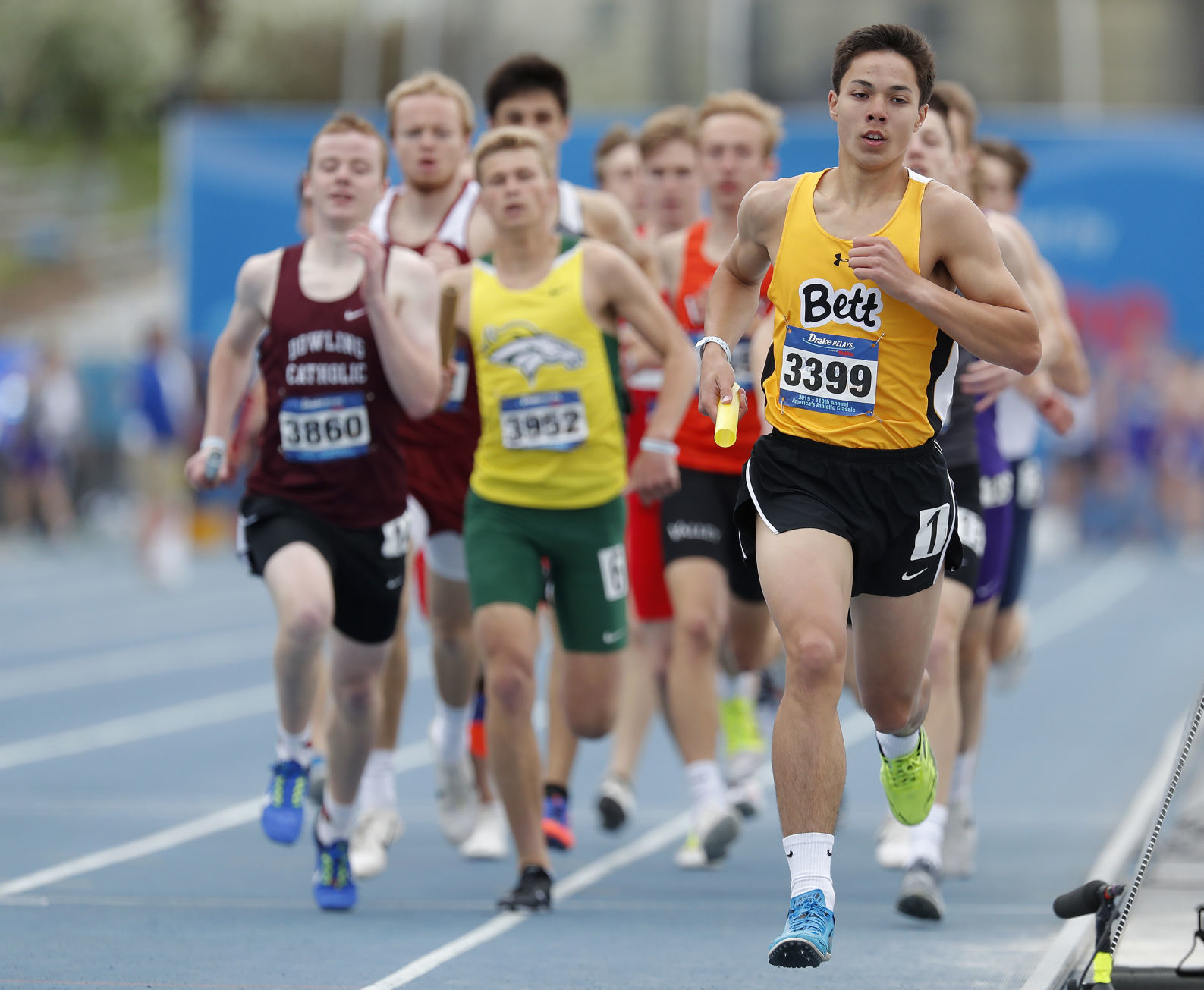 042518mp-DrakeRelays-boys-4x800-1